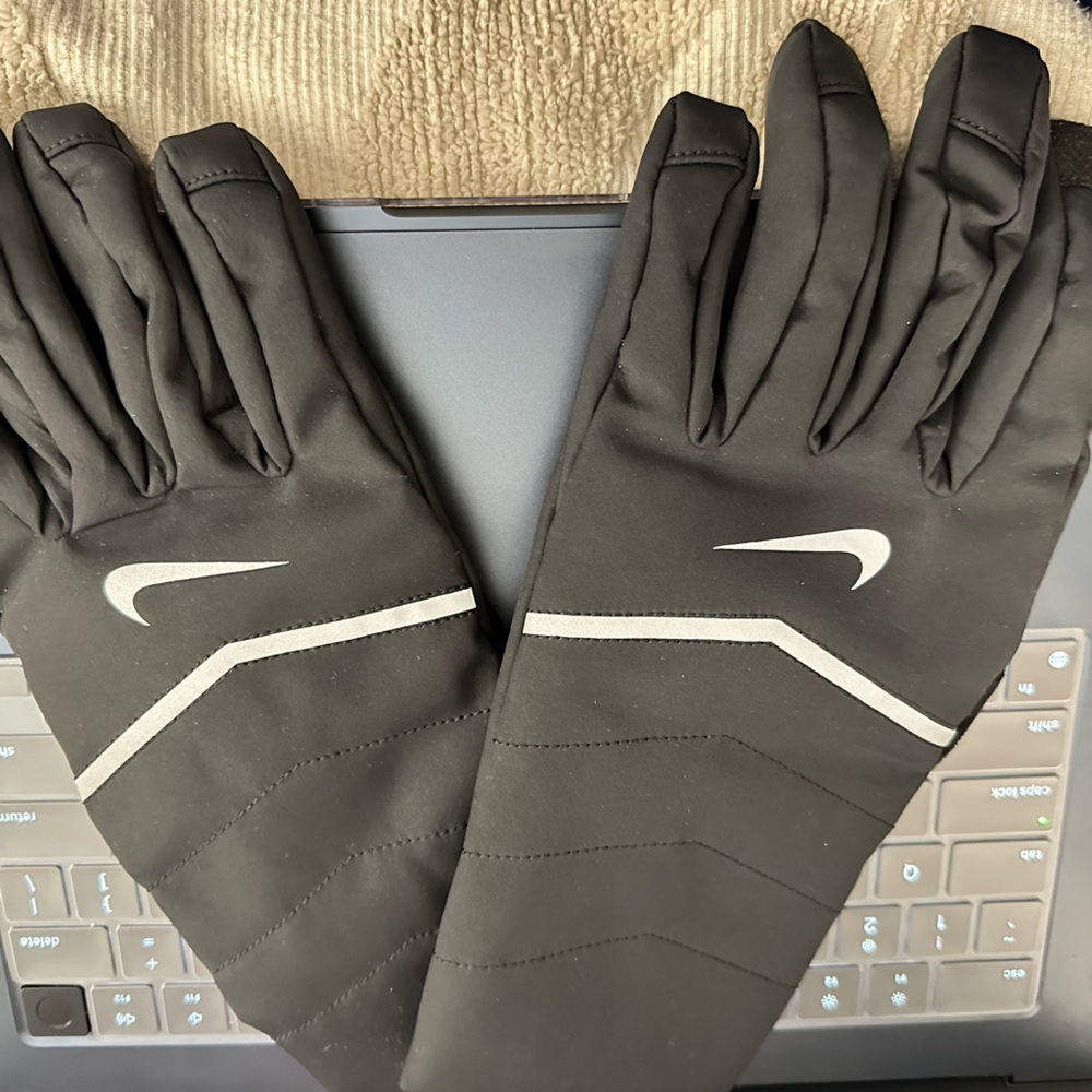 Black Nike Fully Lined Running Gloves size M